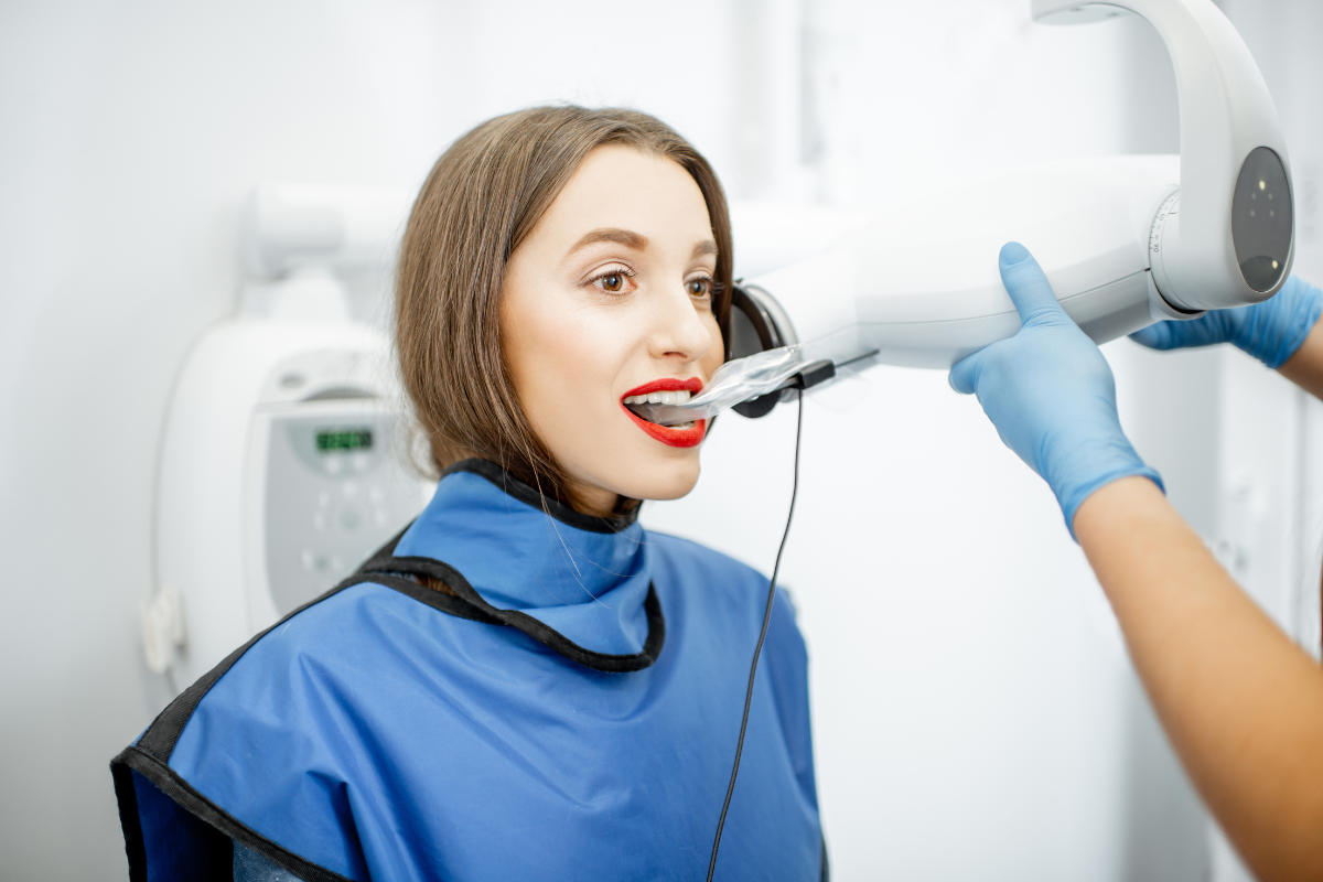 Featured image for “Common Mistakes to Avoid During Invisalign Aligner Treatment”
